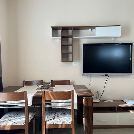 Weekend Apartments 2Br Kerýnia Eksteriør bilde