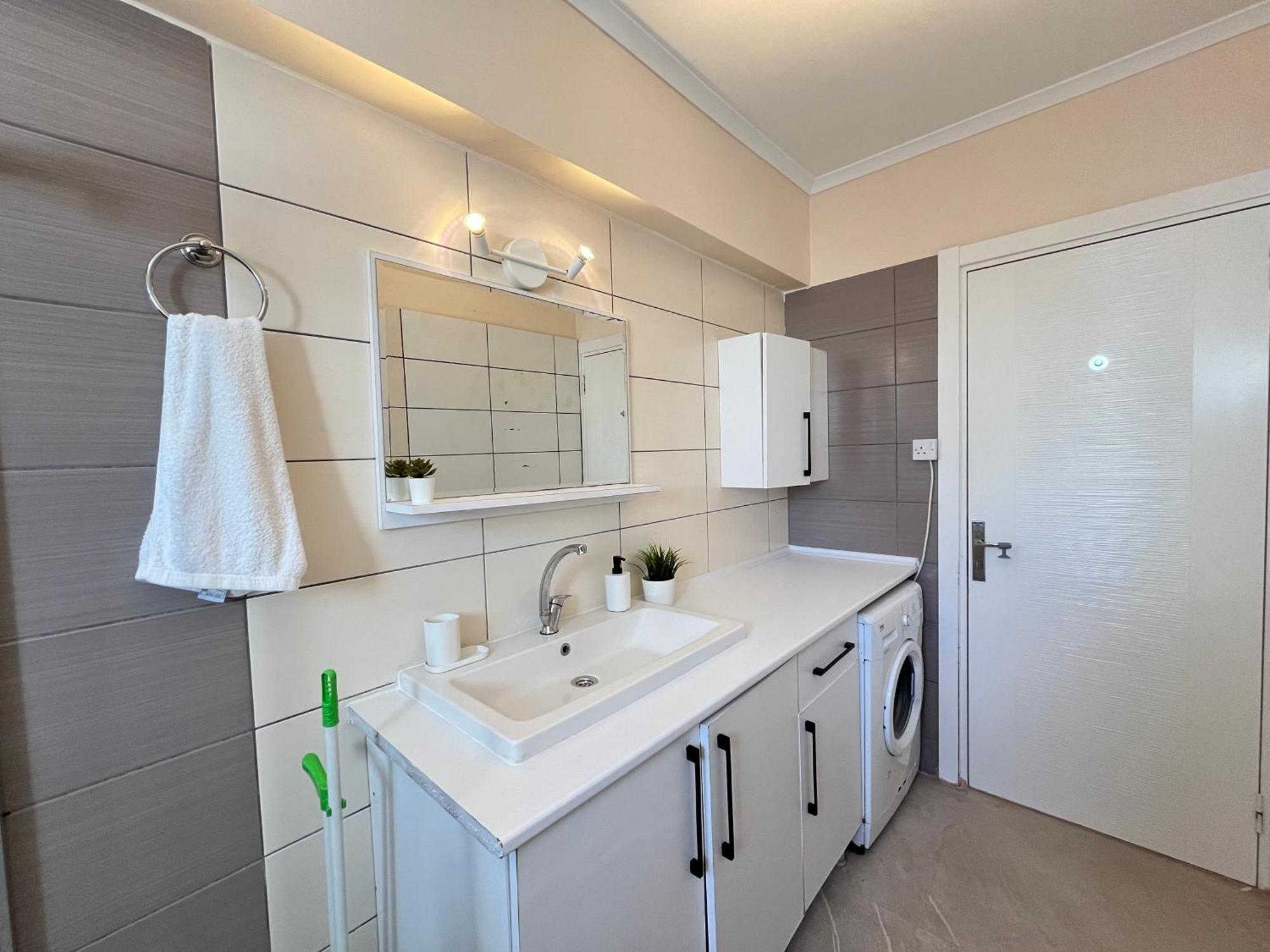 Weekend Apartments 2Br Kerýnia Eksteriør bilde